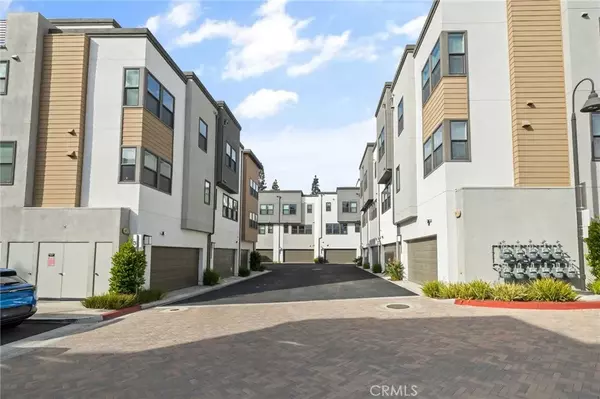 Orange, CA 92868,712 S Grable Circle