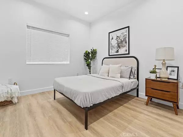 Santa Ana, CA 92704,308 S Laurel Street