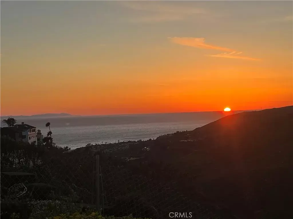 Laguna Beach, CA 92651,1569 Skyline