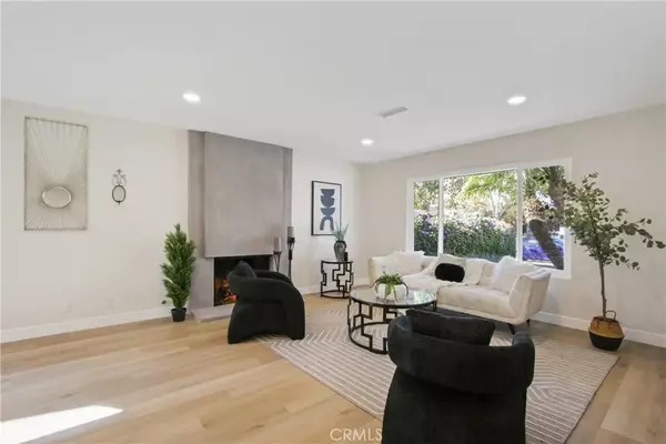 Santa Ana, CA 92705,2717 Dayna