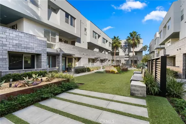 Costa Mesa, CA 92627,617 W 17th