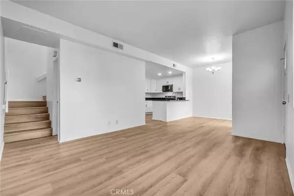 Irvine, CA 92620,243 Huntington