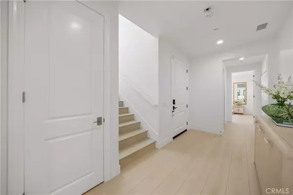 Irvine, CA 92620,70 Weston