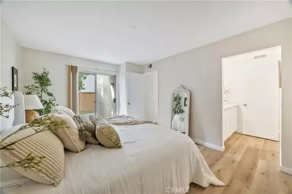 Irvine, CA 92614,92 Clearbrook