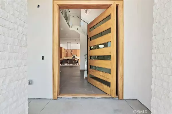 Huntington Beach, CA 92648,1828 Pine