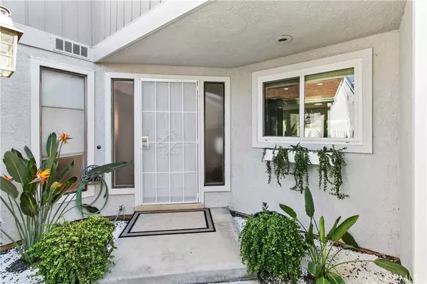 Laguna Hills, CA 92653,6 Robin Hill Lane