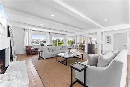 Newport Beach, CA 92660,11 Harbor Island