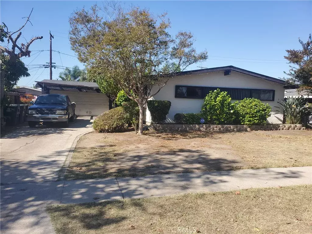 Santa Ana, CA 92704,2030 S Spruce