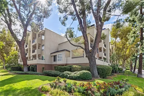 21400 Burbank Boulevard #313, Woodland Hills, CA 91367