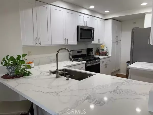 Newport Beach, CA 92663,280 Cagney Lane #215