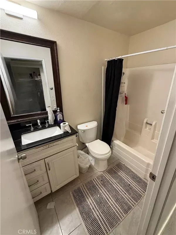 Lake Forest, CA 92630,23276 Orange Avenue #5