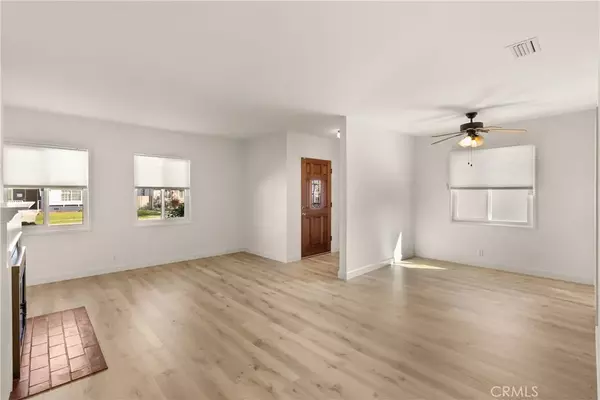 Fullerton, CA 92832,442 W Porter