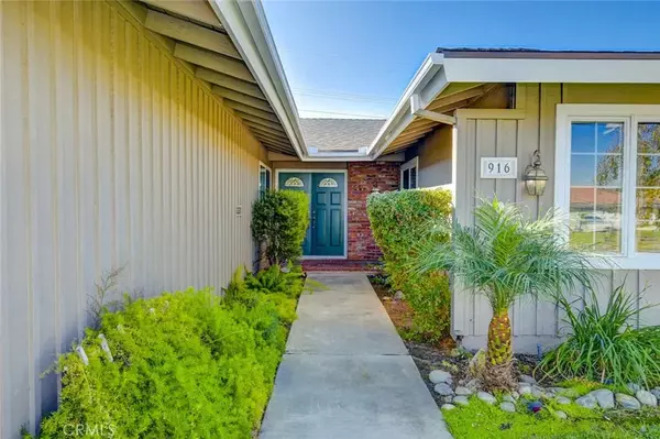 Fullerton, CA 92835,916 Boxwood