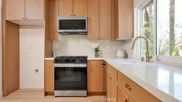 Lake Forest, CA 92610,11 Jameson