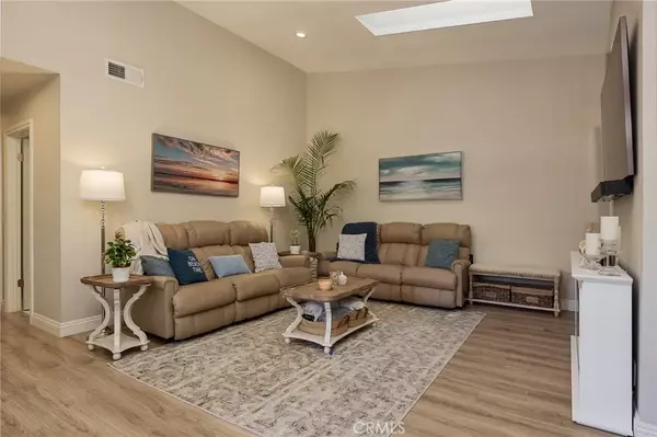 Huntington Beach, CA 92646,8856 Sutter #522 A