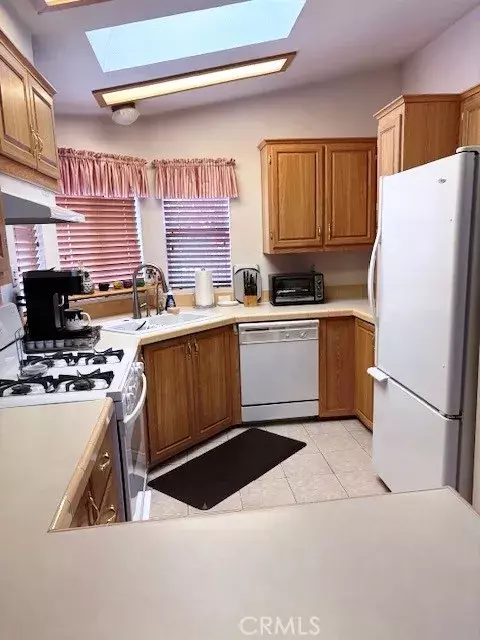 Irvine, CA 92618,14851 Jeffrey #246