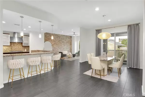 Irvine, CA 92612,21 Gramercy #220