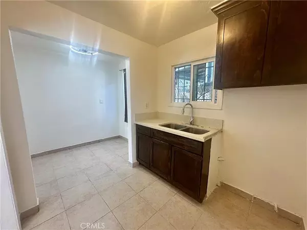 Los Angeles, CA 90003,113 W 97th