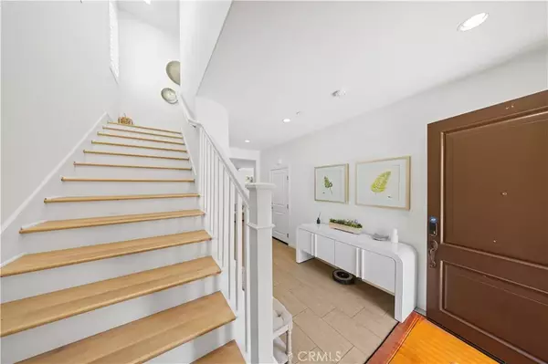 Irvine, CA 92620,55 Rembrandt