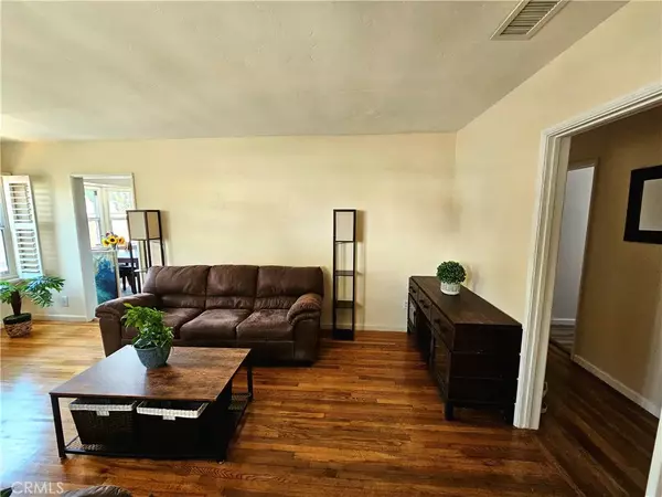 Buena Park, CA 90621,7712 Melrose