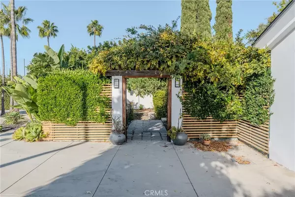 Newport Beach, CA 92660,2207 Golden Circle