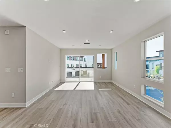 San Diego, CA 92117,4527 Misty Place
