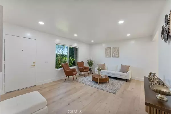 Lake Forest, CA 92630,22718 Via Castilla