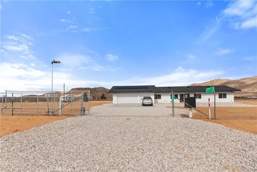 11725 Lagartijo Drive, Apple Valley, CA 92308