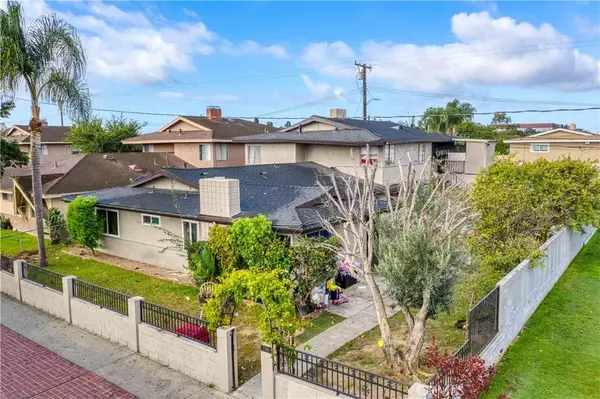 Huntington Beach, CA 92647,17091 Oak