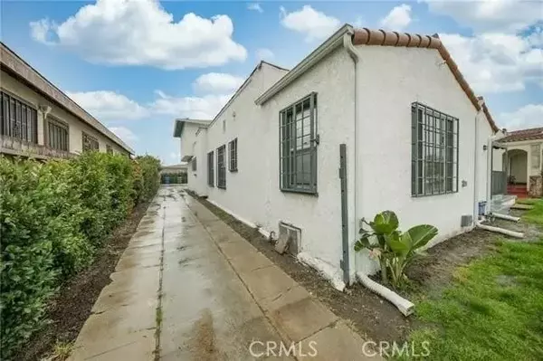 Los Angeles, CA 90047,1818 W 81st