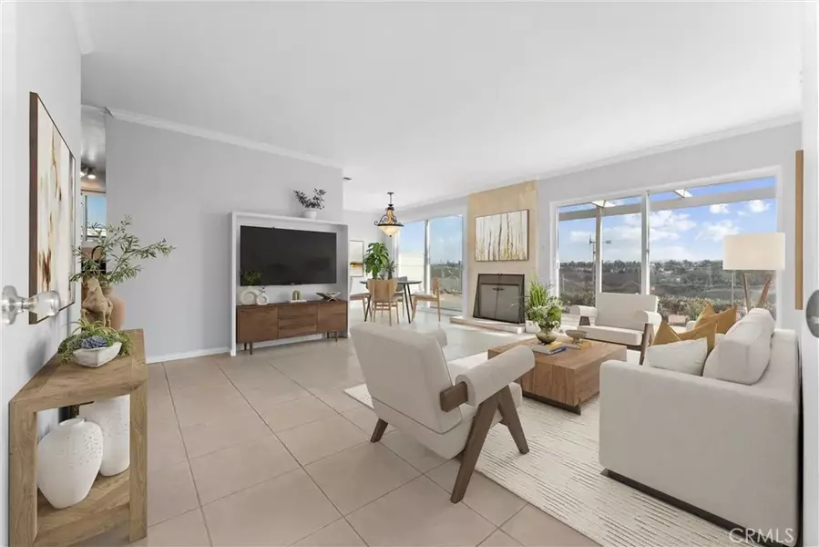 2453 Cowley, San Diego, CA 92110