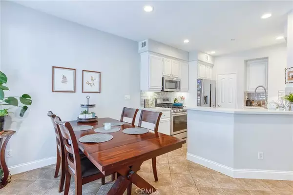 Irvine, CA 92602,50 Sapphire