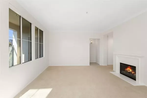 Irvine, CA 92612,2431 Watermarke