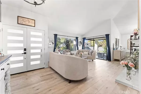 Claremont, CA 91711,207 E Blue Mountain