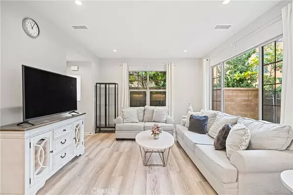 Irvine, CA 92618,135 Messenger