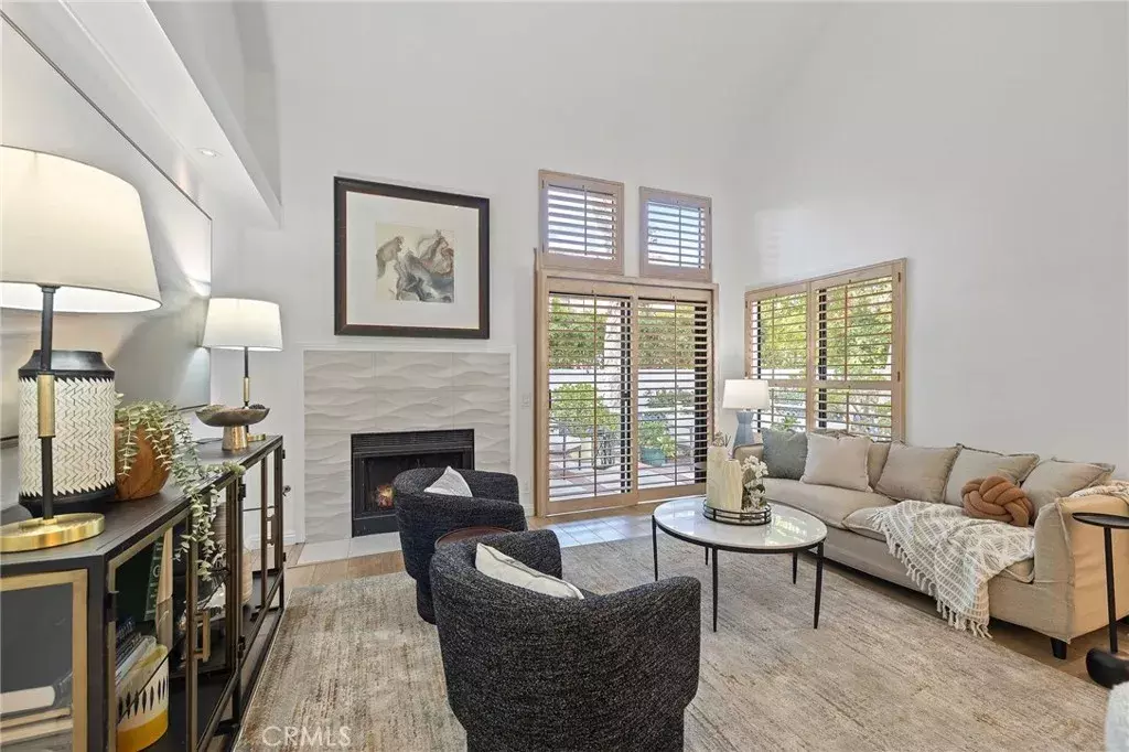 Irvine, CA 92614,83 Briarglen #21