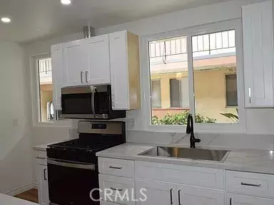 Santa Ana, CA 92703,1148 W Civic Center #12