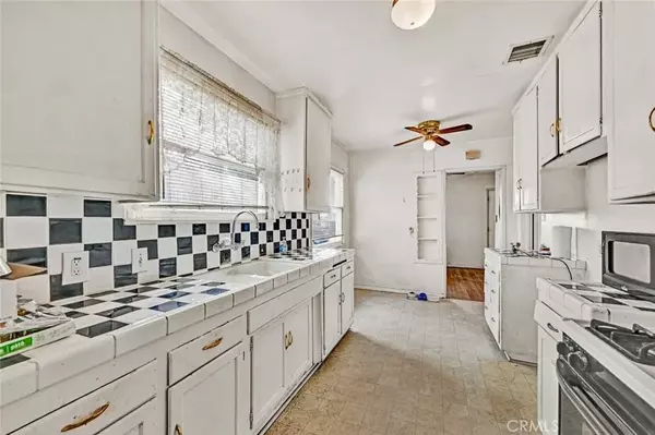 Whittier, CA 90603,14357 Flomar