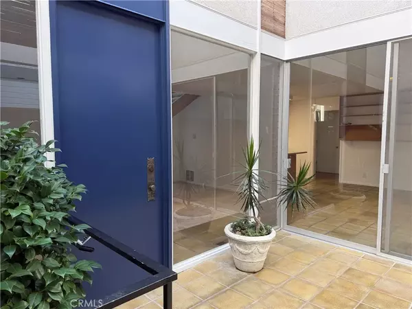 Newport Beach, CA 92662,321 Coral Avenue