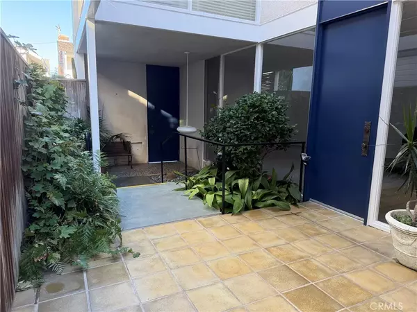 Newport Beach, CA 92662,321 Coral Avenue