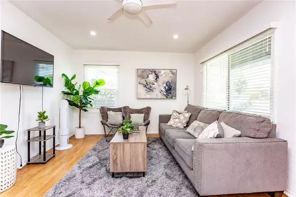 Hawthorne, CA 90250,4868 W 133rd