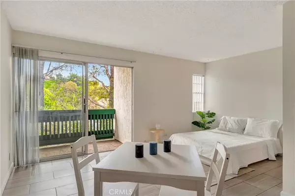 San Diego, CA 92117,4060 Huerfano Ave #126