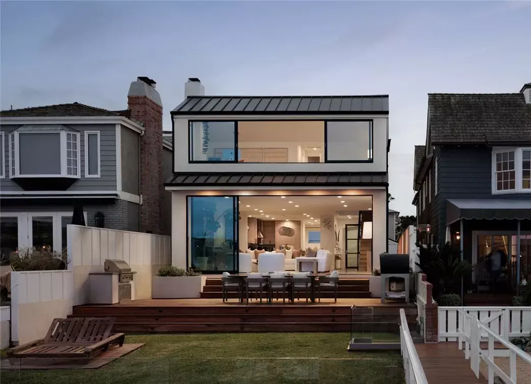 Newport Beach, CA 92661,1909 E Bay