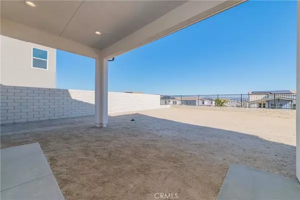 Valencia, CA 91381,27562 Juniper Lane