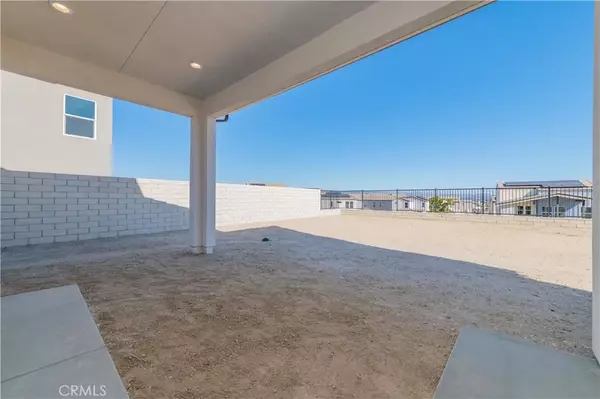 Valencia, CA 91381,27562 Juniper Lane