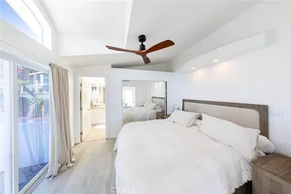 Laguna Beach, CA 92651,30802 Coast #C6