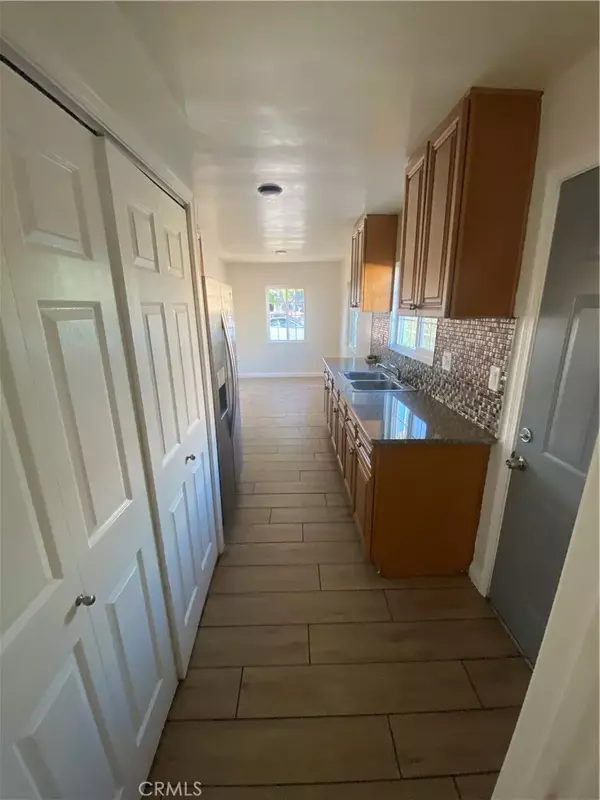 Santa Ana, CA 92707,1206 W Mcfadden Avenue