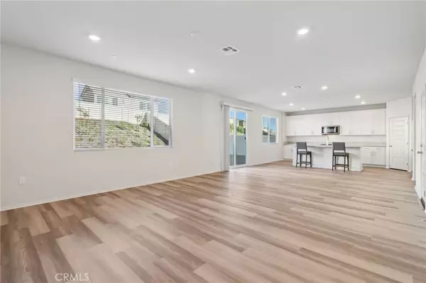 Lake Elsinore, CA 92532,19536 Hanging Rock Road