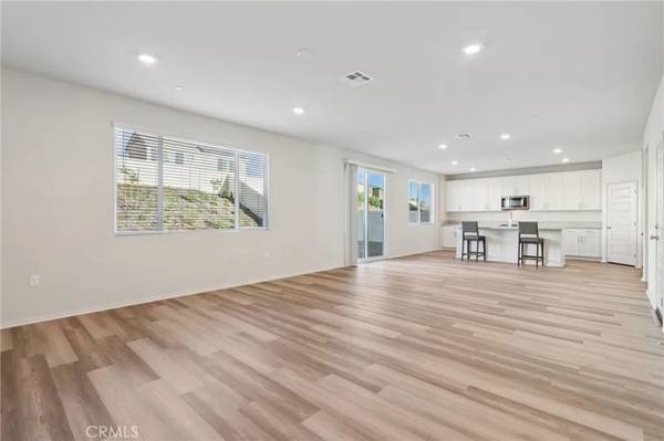 Lake Elsinore, CA 92532,19536 Hanging Rock Road