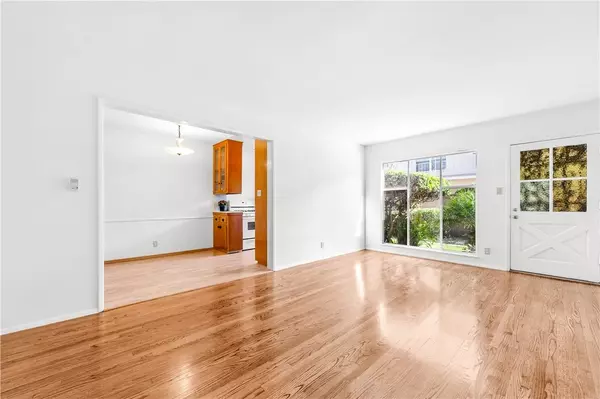 Long Beach, CA 90802,1739 E Appleton #3